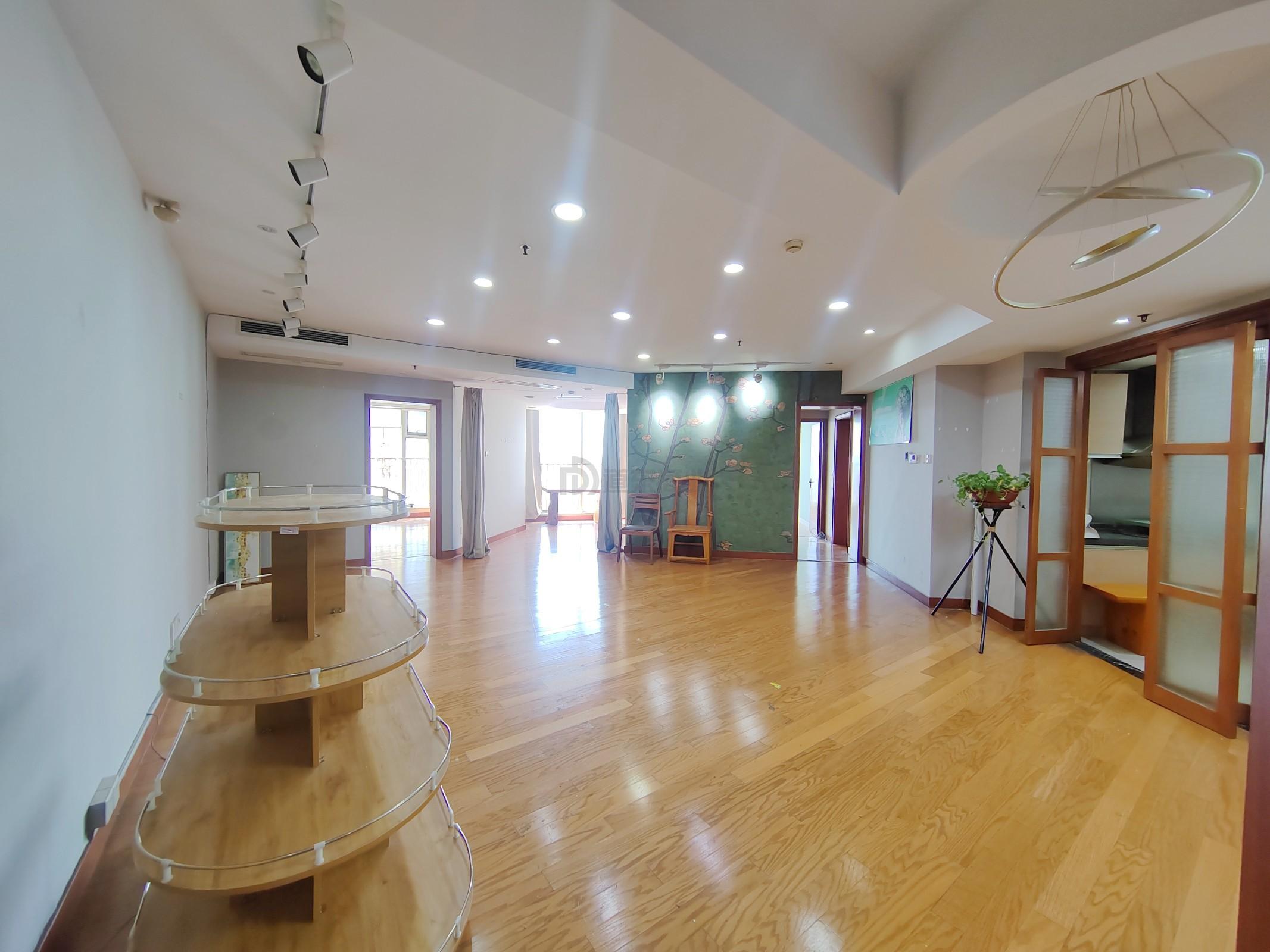 摩天360大厦